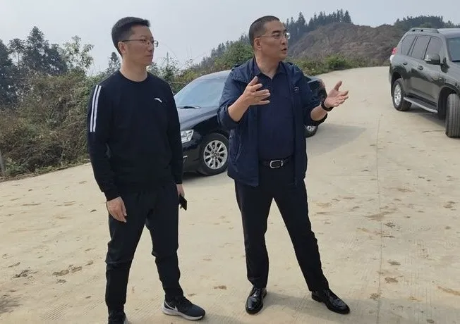【區(qū)縣長抓環(huán)?！繛o縣縣長曹陽：建立長效治理機(jī)制，確保河長制各項(xiàng)工作落地落實(shí)